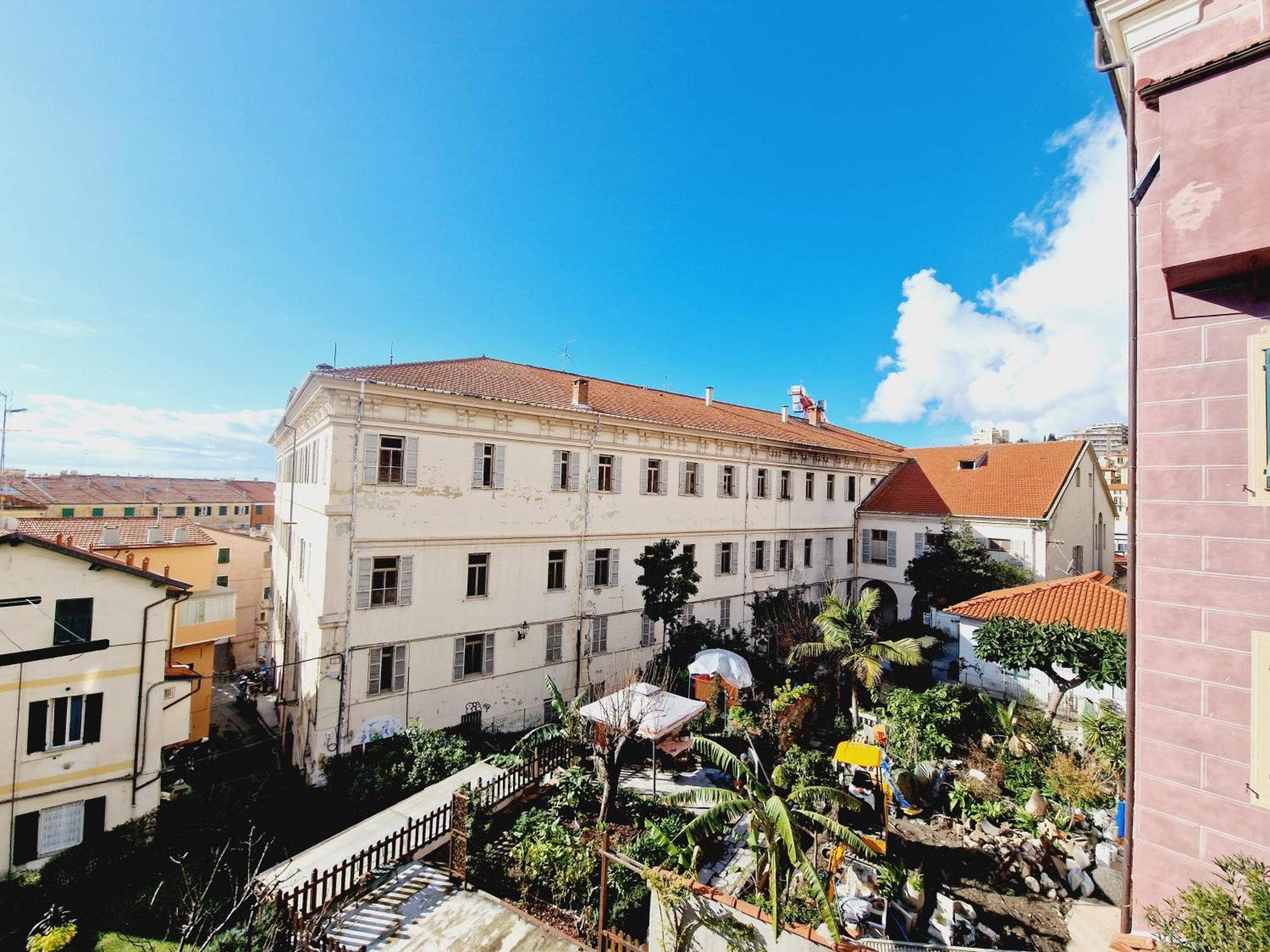 Homeholidaysanremo - Classic Екстер'єр фото